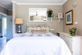 Sea Rose Family Suite - Villa Roc Guesthouse, Salt Rock Ballito, Solar Power